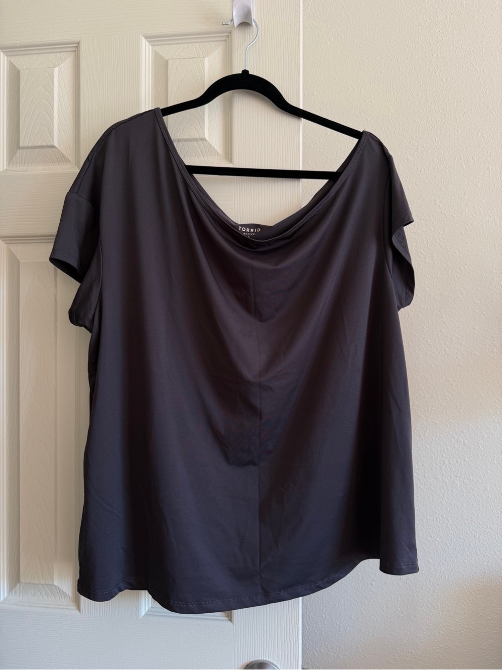 Torrid Active Charcoal Gray Off-Shoulder Short Sleeve Workout Top